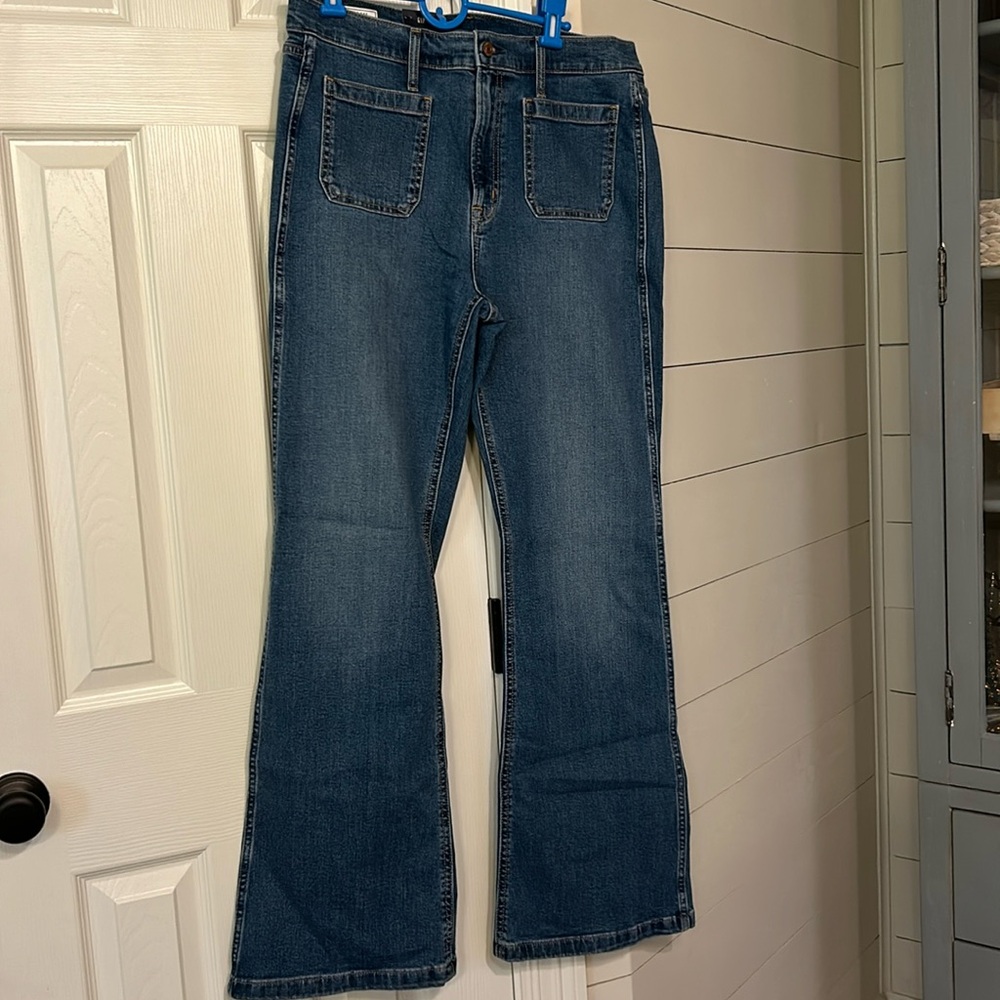 GAP FLARE HIGH RISE WOMEN’s JEANS